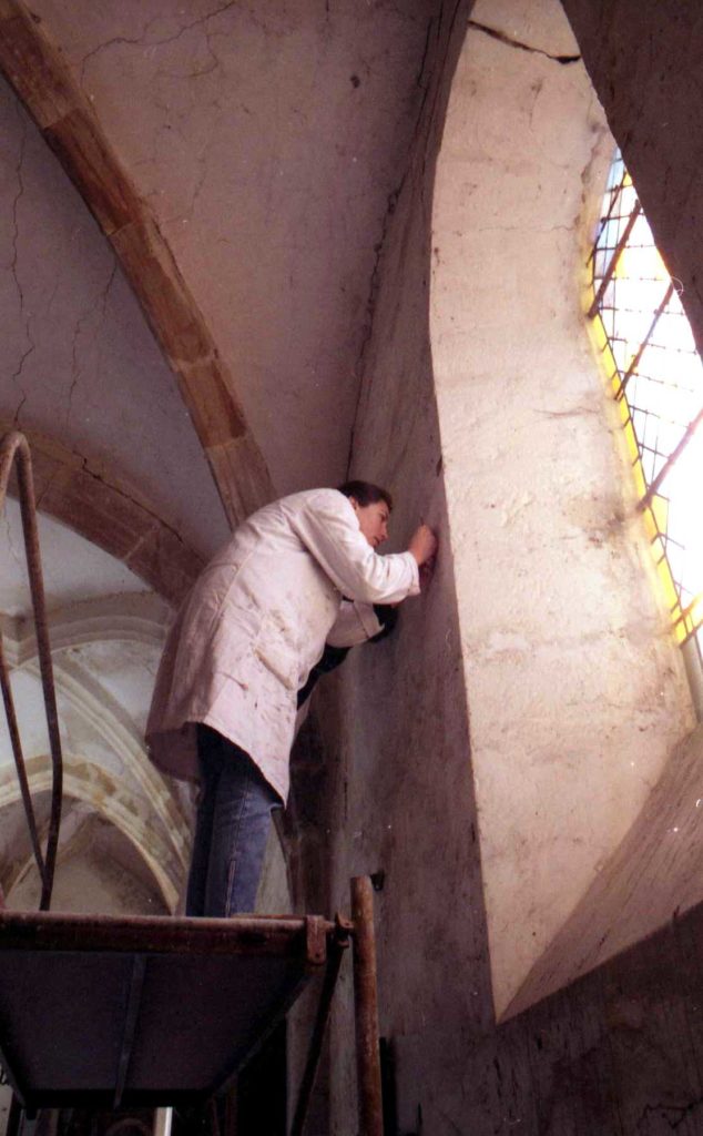 L’attribut alt de cette image est vide, son nom de fichier est 1985-04-19-Sermaise-eglise-rest.-peinture-1--634x1024.jpg.